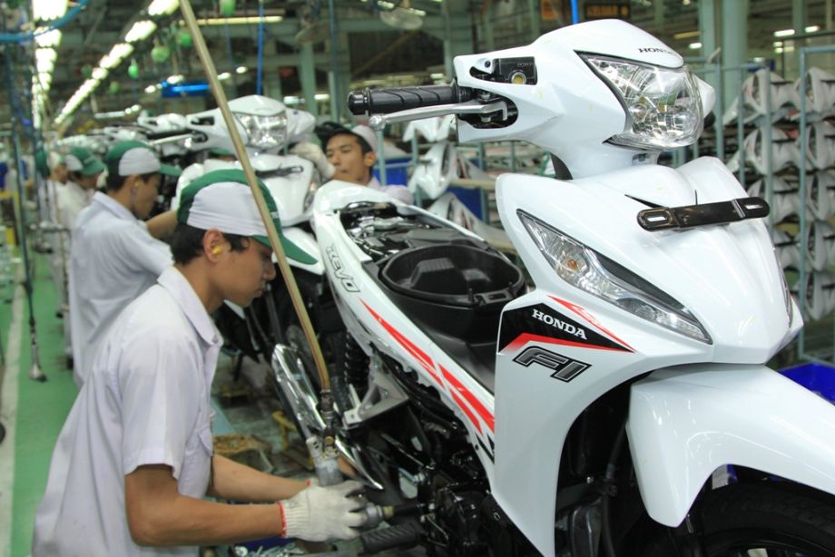 AHM Segarkan Tampilan New Honda Revo FI